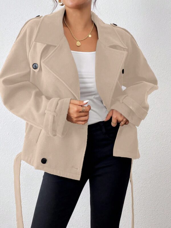Chaqueta Corta de Lana con Detalles de Diseño y Cuello Camisero - Image 31