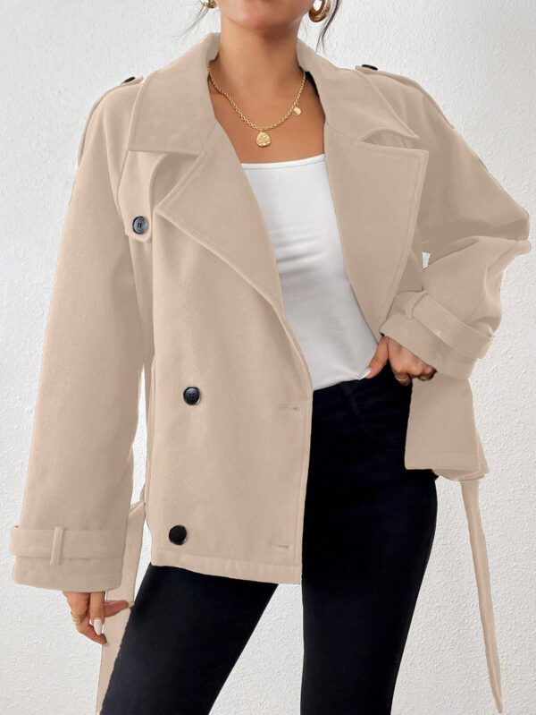 Chaqueta Corta de Lana con Detalles de Diseño y Cuello Camisero - Image 32
