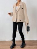Chaqueta Corta de Lana con Detalles de Diseño y Cuello Camisero