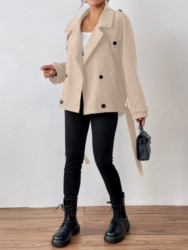 Chaqueta Corta de Lana con Detalles de Diseño y Cuello Camisero - Image 34