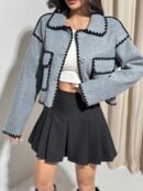 Chaqueta Corta Bicolor con Detalles de Contraste