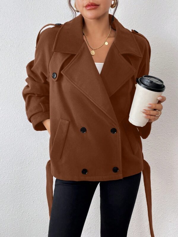 Chaqueta Corta de Lana con Detalles de Diseño y Cuello Camisero - Image 10
