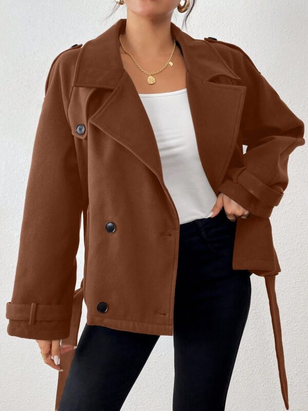 Chaqueta Corta de Lana con Detalles de Diseño y Cuello Camisero - Image 11