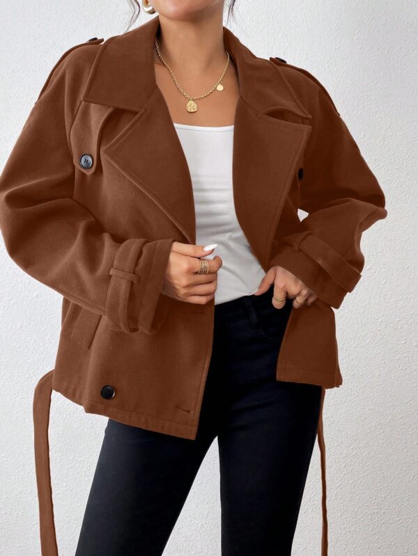 Chaqueta Corta de Lana con Detalles de Diseño y Cuello Camisero - Image 12