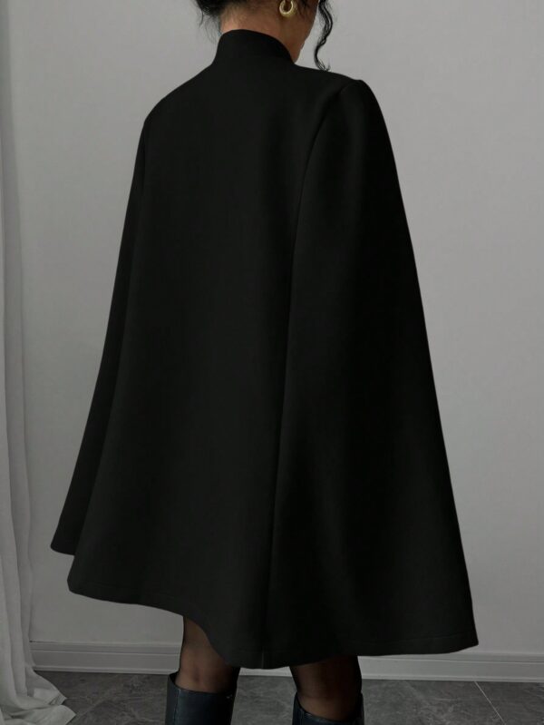 Capa Elegante de Cuello Alto en Contraste Estilo Chino - Image 38