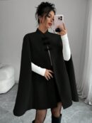 Capa Elegante de Cuello Alto en Contraste Estilo Chino