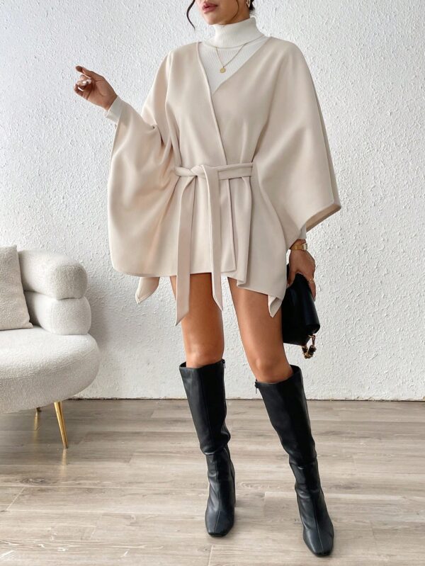 Abrigo Minimalista Versátil con Capa para Otoño/Invierno - Image 13