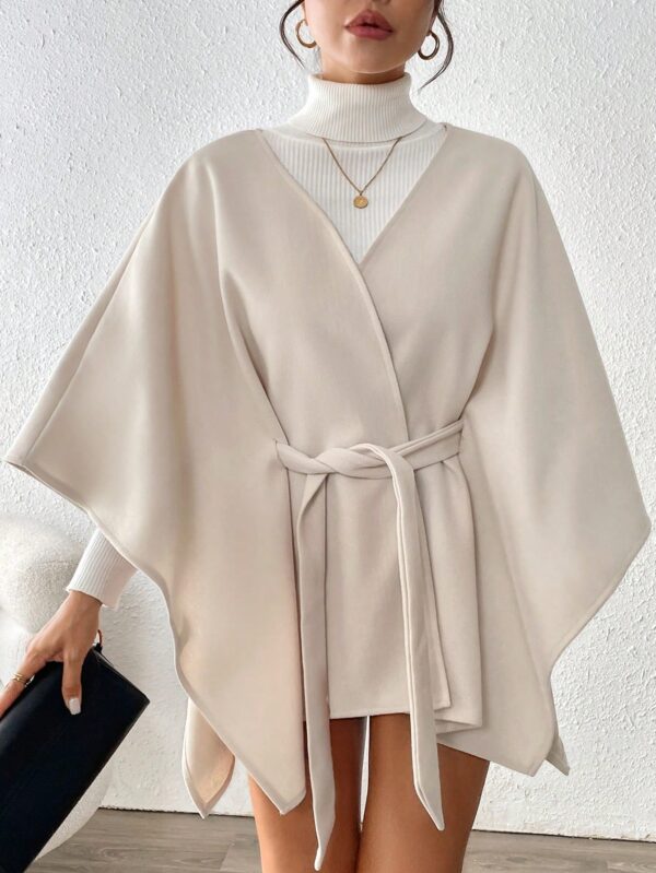 Abrigo Minimalista Versátil con Capa para Otoño/Invierno - Image 17