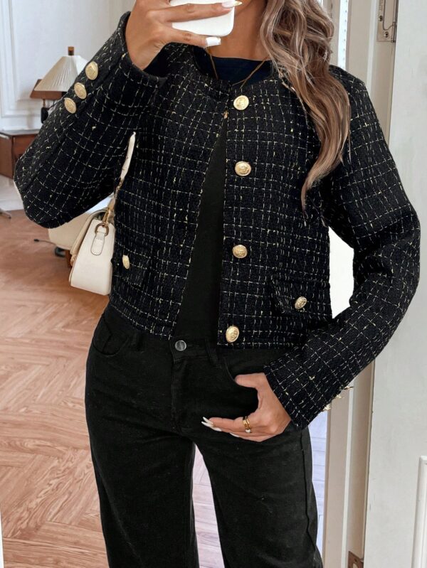 Chaqueta Corta de Tweed con Botones Metálicos - Image 11