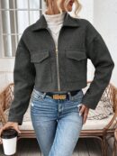 Chaqueta de Lana Negra de Manga Larga y Hombros Caídos
