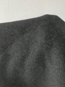 Chaqueta de Lana Negra de Manga Larga y Hombros Caídos