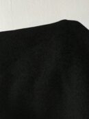 Chaqueta de Lana Negra de Manga Larga y Hombros Caídos