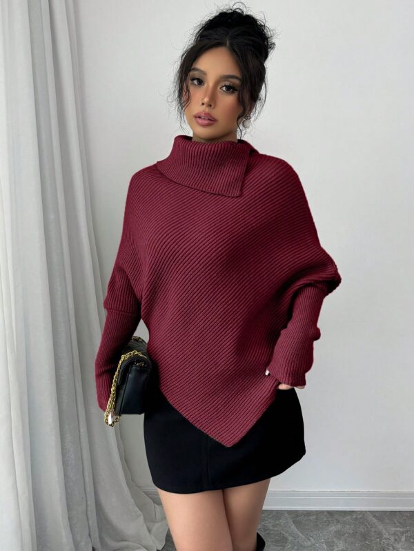 Sweater Asimétrico de Cuello Alto con Manga Murciélago - Image 36