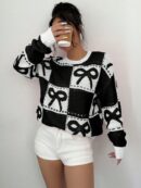 Sweater Tejido con Diseño a Cuadros y Detalle de Moño 3D
