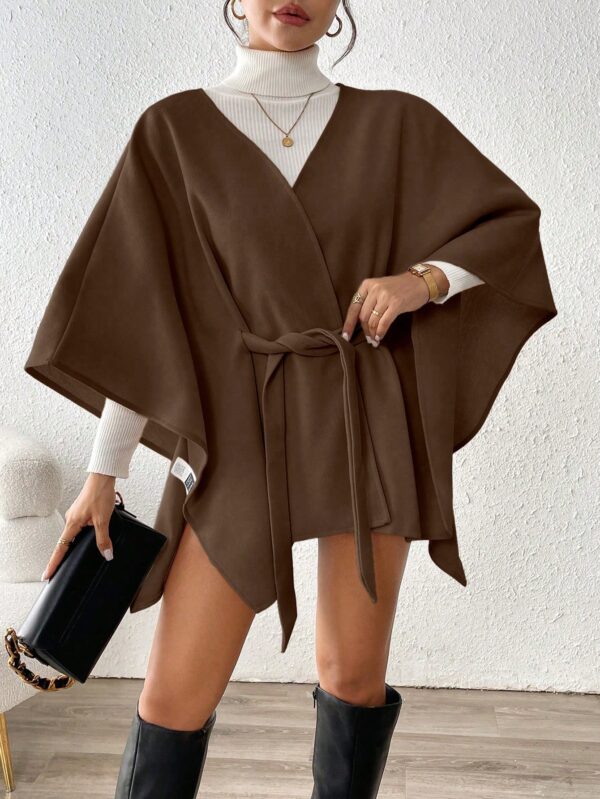 Abrigo Minimalista Versátil con Capa para Otoño/Invierno - Image 9
