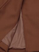 Chaqueta Elegante con Panel Peludo y Botón Doble
