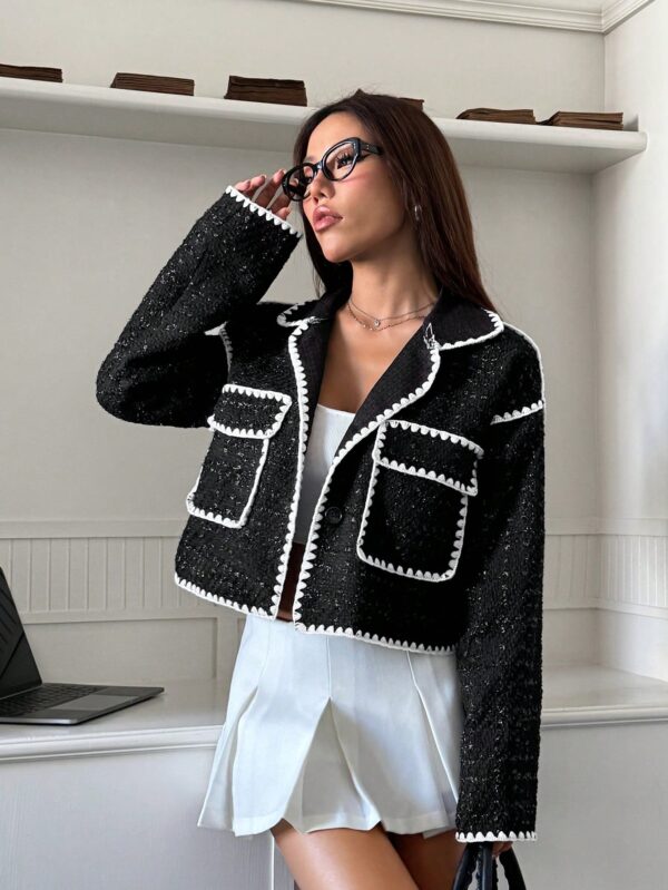 Chaqueta Corta Bicolor con Detalles de Contraste - Image 39