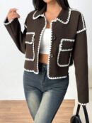 Chaqueta Corta Bicolor con Detalles de Contraste