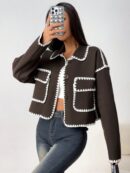 Chaqueta Corta Bicolor con Detalles de Contraste