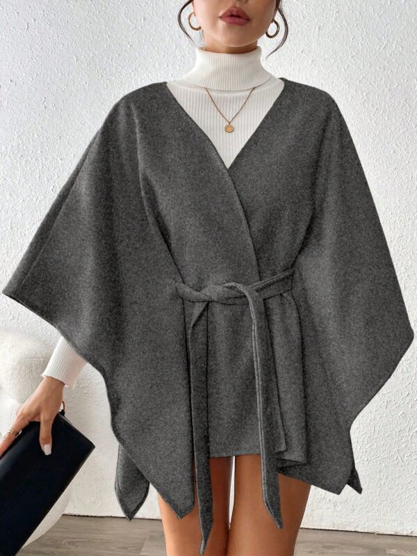 Abrigo Minimalista Versátil con Capa para Otoño/Invierno - Image 5