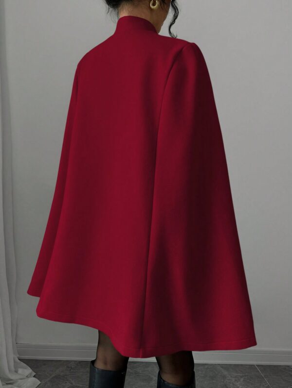 Capa Elegante de Cuello Alto en Contraste Estilo Chino - Image 8