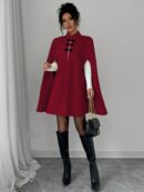 Capa Elegante de Cuello Alto en Contraste Estilo Chino