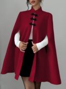 Capa Elegante de Cuello Alto en Contraste Estilo Chino