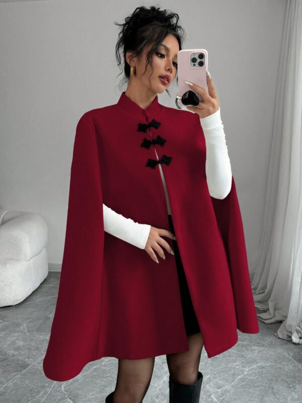 Capa Elegante de Cuello Alto en Contraste Estilo Chino - Image 13