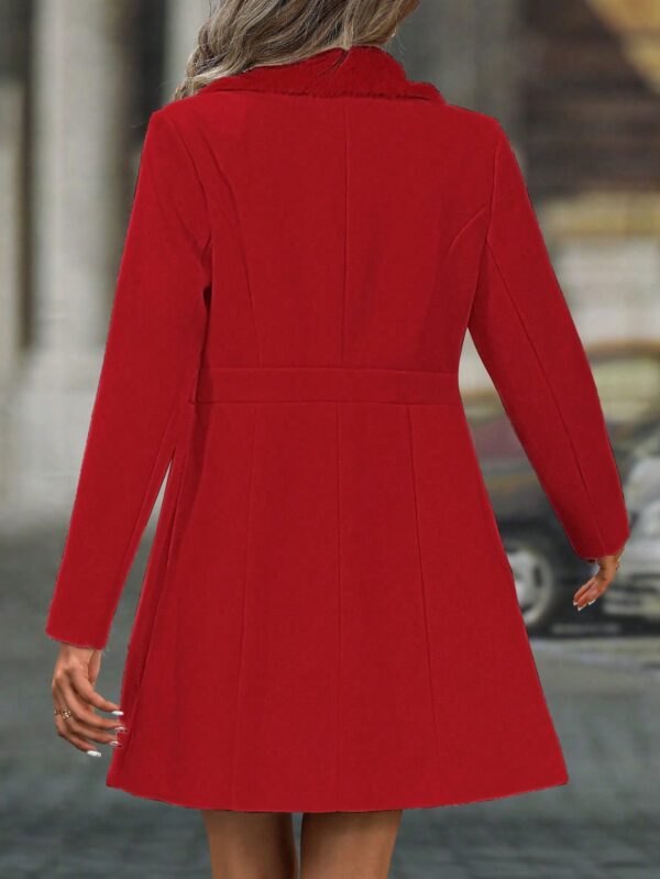 Chaqueta Elegante con Panel Peludo y Botón Doble - Image 62