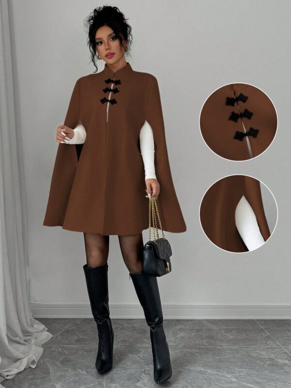 Capa Elegante de Cuello Alto en Contraste Estilo Chino - Image 16