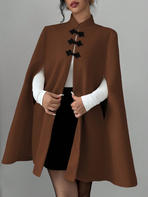 Capa Elegante de Cuello Alto en Contraste Estilo Chino - Image 19