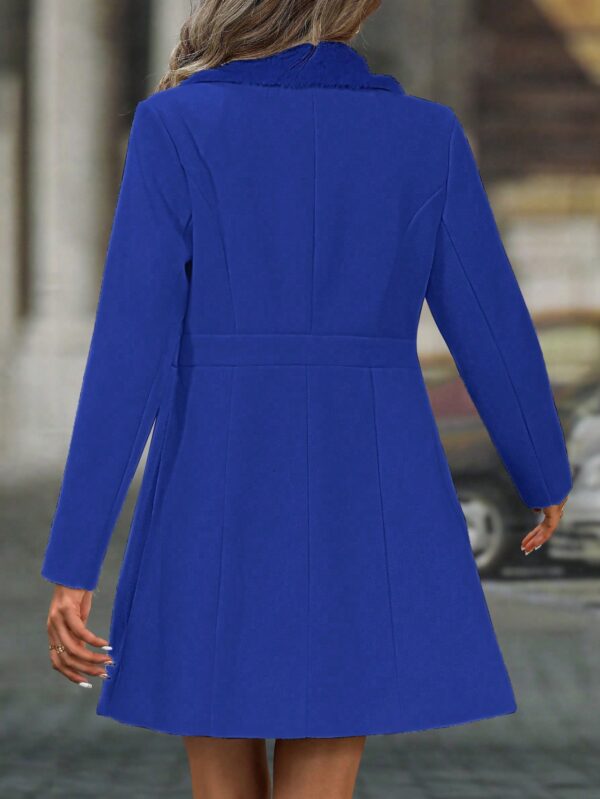 Chaqueta Elegante con Panel Peludo y Botón Doble - Image 56