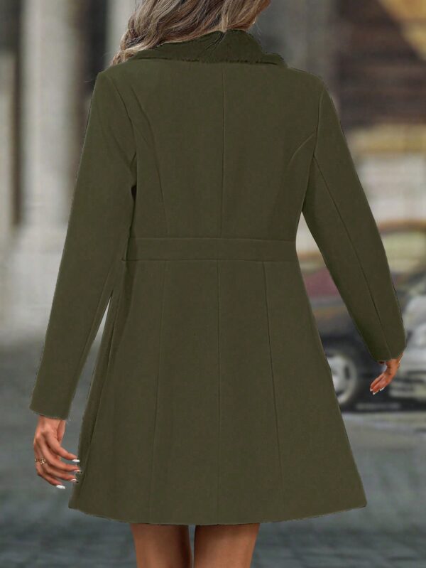 Chaqueta Elegante con Panel Peludo y Botón Doble - Image 50