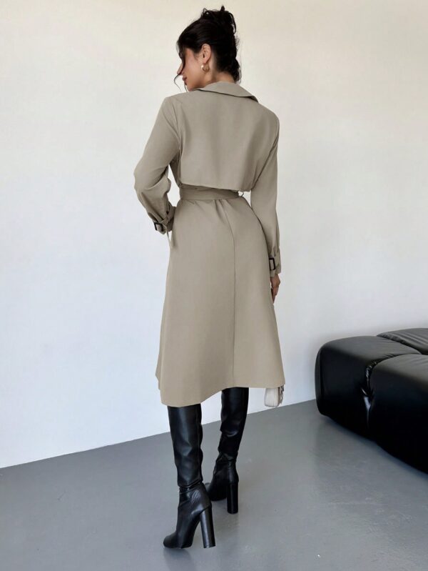Trench Coat Elegante Ajustado a la Cintura de Manga Larga - Image 16