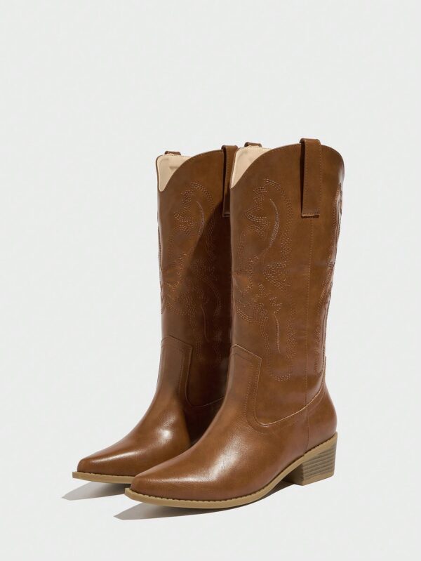 Botas de Tacón Medio con Bordados Estilo Western y Acabado Brillante - Image 27