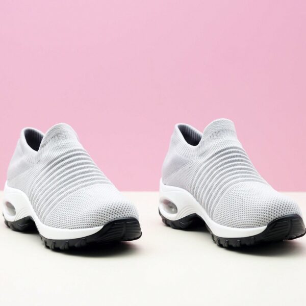 Zapatillas Deportivas de Mujer con Amortiguación y Diseño Tejido - Image 4