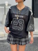 Camiseta Deportiva de Malla con Estampado de Números y Letras