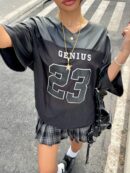 Camiseta Deportiva de Malla con Estampado de Números y Letras