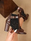 Sandalias de Tacón Alto y Grueso con Detalles Calados