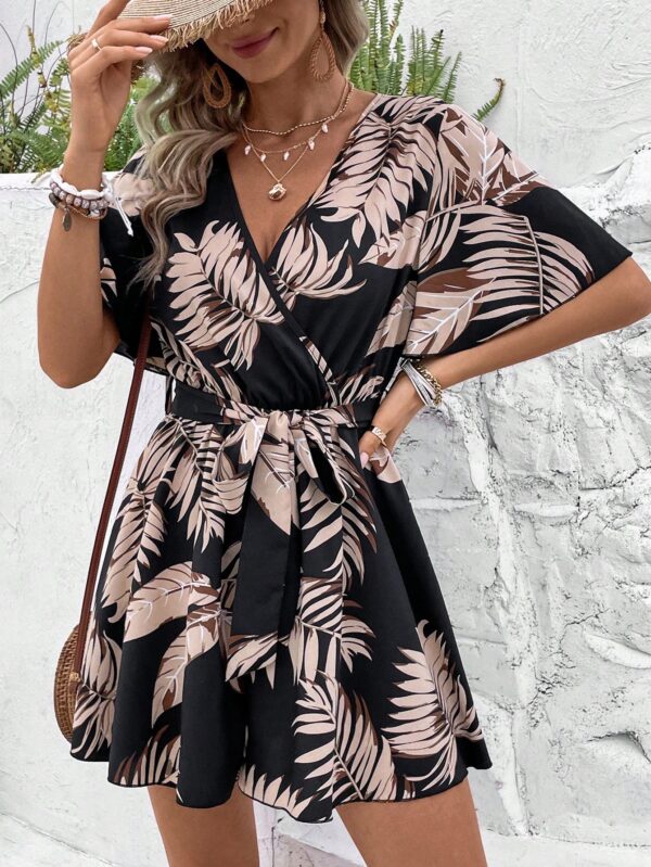Romper de Verano con Cintura Alta y Textura de Encaje Floral - Image 17