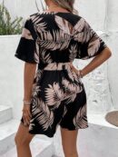 Romper de Verano con Cintura Alta y Textura de Encaje Floral