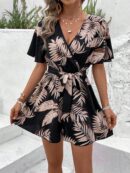 Romper de Verano con Cintura Alta y Textura de Encaje Floral
