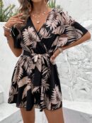Romper de Verano con Cintura Alta y Textura de Encaje Floral