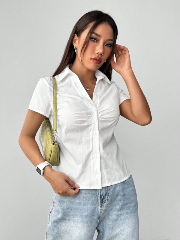 Camisa Casual de Color Sólido con Mangas Cortas - Image 10