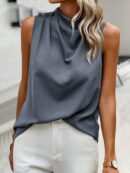 Blusa sin Mangas de Cuello Alto con Detalles Elegantes