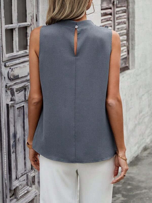 Blusa sin Mangas de Cuello Alto con Detalles Elegantes - Image 8