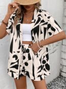 Conjunto Veraniego de Blusa y Shorts con Estampado Geométrico