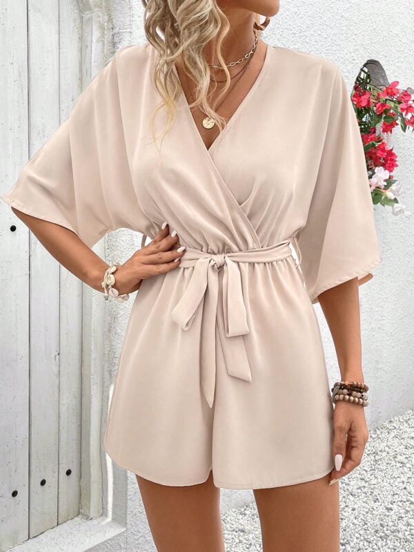 Romper de Verano con Cintura Alta y Textura de Encaje Floral - Image 11