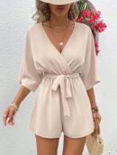 Romper de Verano con Cintura Alta y Textura de Encaje Floral