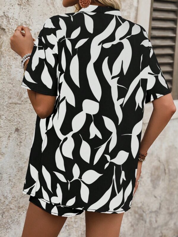Conjunto Veraniego de Blusa y Shorts con Estampado Geométrico - Image 2